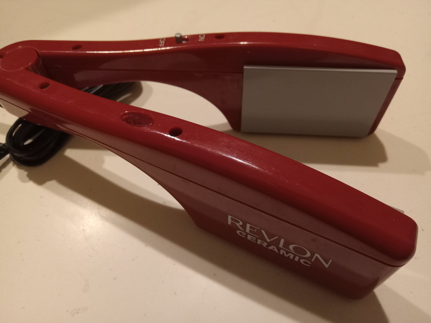 Classic Revlon Ceramic Hair Straightener Red, 2"x3" Pads USED