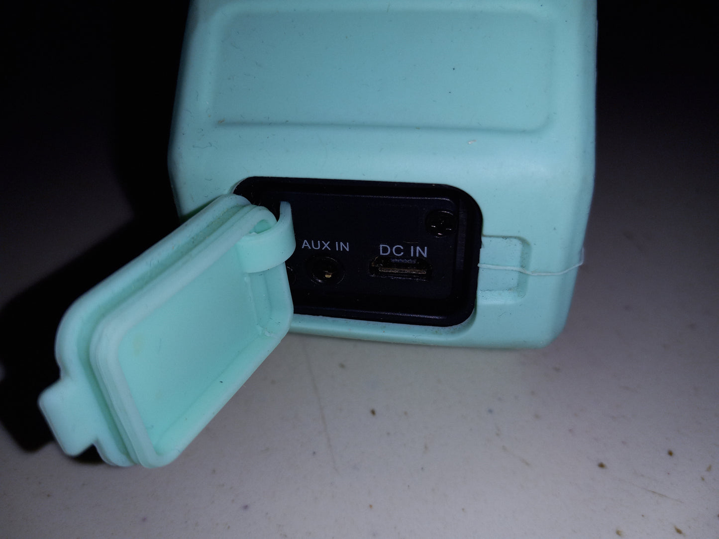 External Portable Bluetooth Speaker, Altec Lansing Jacket H20, Aqua/Mint Green, Aux Cable, Rechargeable, USED