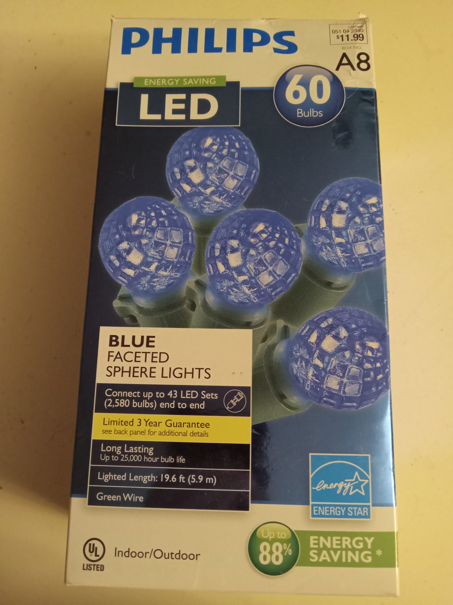 Christmas Lights, 60 LED Faceted Sphere A8 Lights, Blue, Green Wire, Philips, NEW