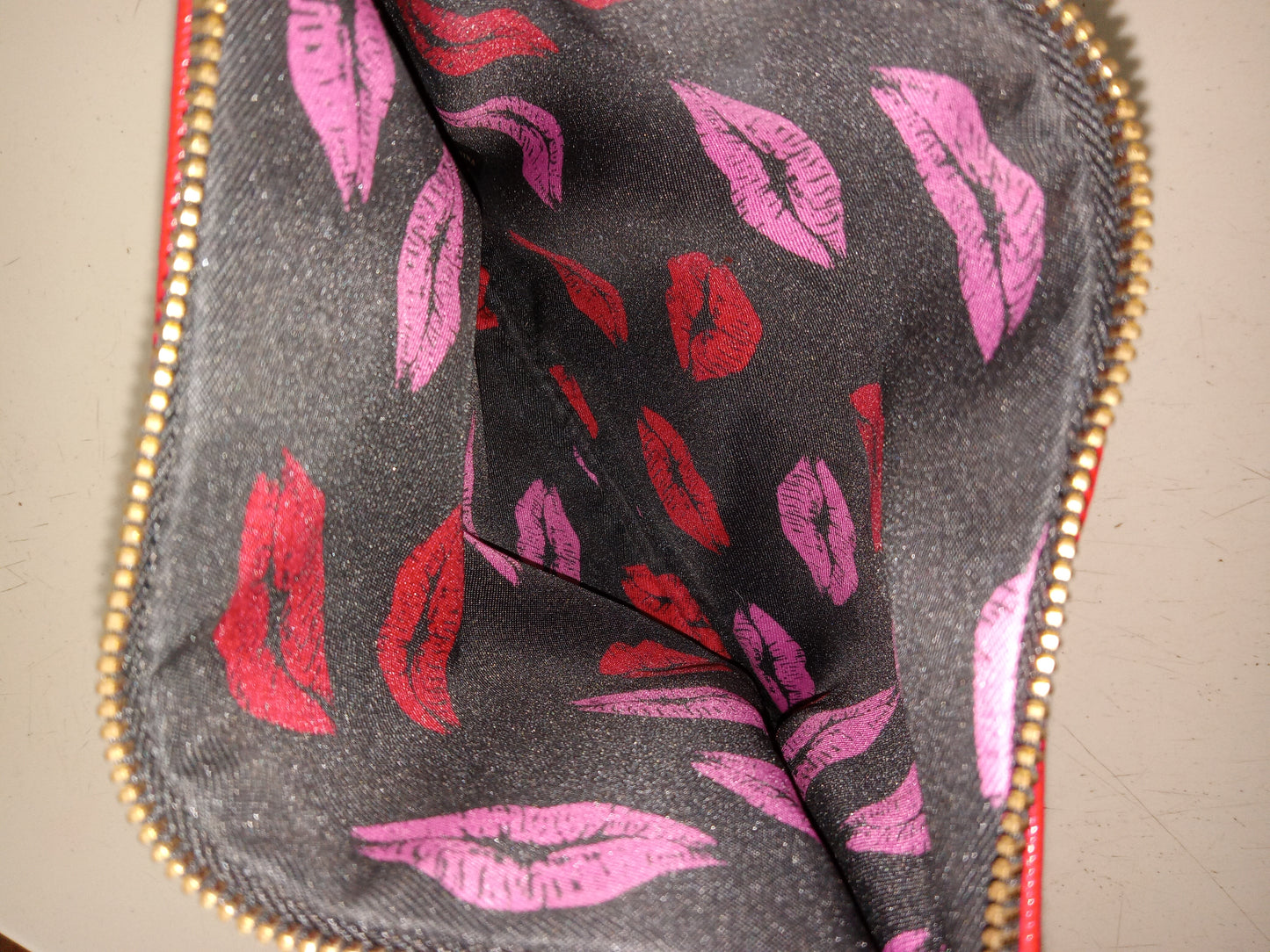 Lipstick Makeup Bag Zipper Handbag Red Vinyl Padded 9" Square, USED