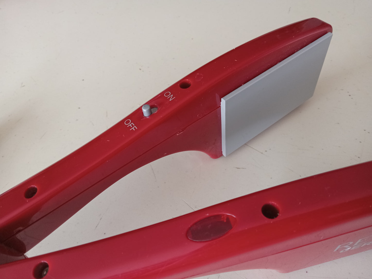 Classic Revlon Ceramic Hair Straightener Red, 2"x3" Pads USED